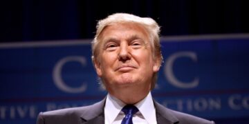 Donald Trump wants the Postal Service to decide who gets a ballot, but 23 states just sued to stop him 5 Trump wants the Postal Service to decide who gets a ballot, but 23 states just sued to stop him