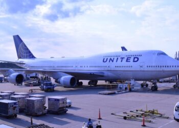 Airlines warn of summer flight cancellations over fuel crisis