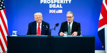 Keir Starmer vows he will not yield to Donald Trump's Iran war pressure