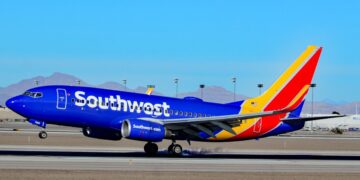 Southwest flight to Maui turns back after passenger throws phone mid-air