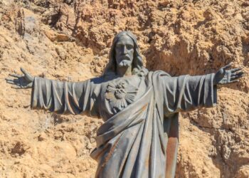 Two Israeli soldiers detained after sledgehammer attack on Jesus statue