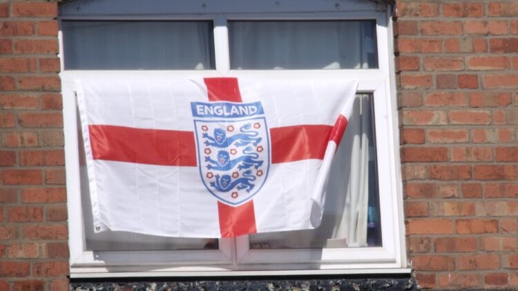 England footballer called TikToker Nicola's height 'unladylike' in DMs, so she exposed him 1 England footballer called TikToker Nicola's height 'unladylike' in DMs, so she exposed him